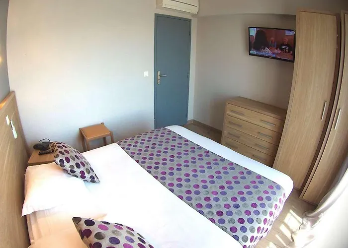 Hotell Logis Atoll *